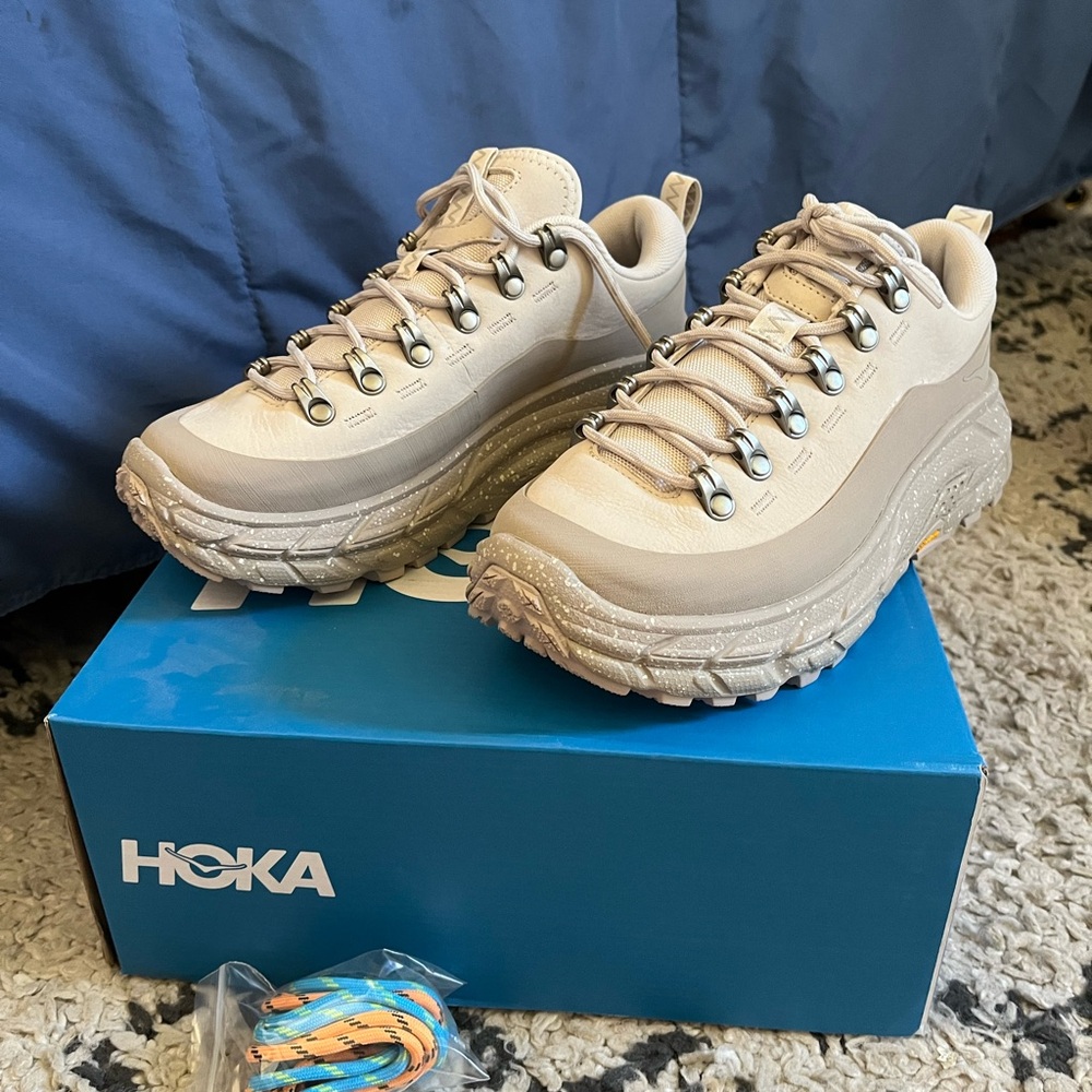 NEW Hoka Tor Summit Cream Trail Hiking Sneakers woman’s size 6 - Picture 4 of 5